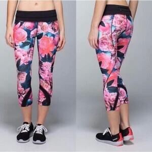 Lululemon Women’s Size 6 Inspire Secret Garden Floral Cropped Leggings